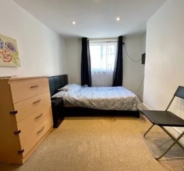 Russell Square｜Leigh Street｜2B1B