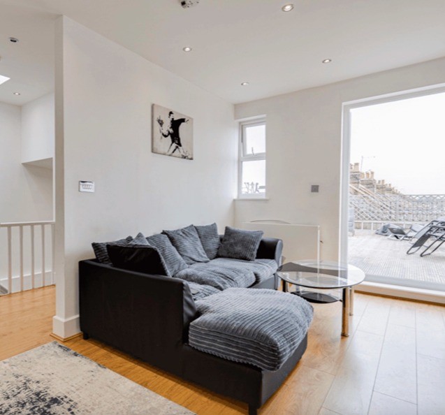 White city｜Uxbridge Road｜2B1B