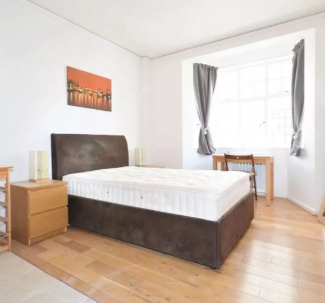 Russell Square｜Russell Court｜Studio