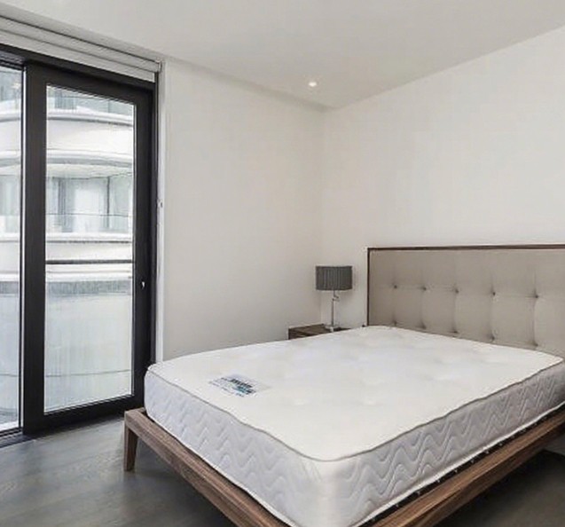 Vauxhall｜The Dumont｜1B1B