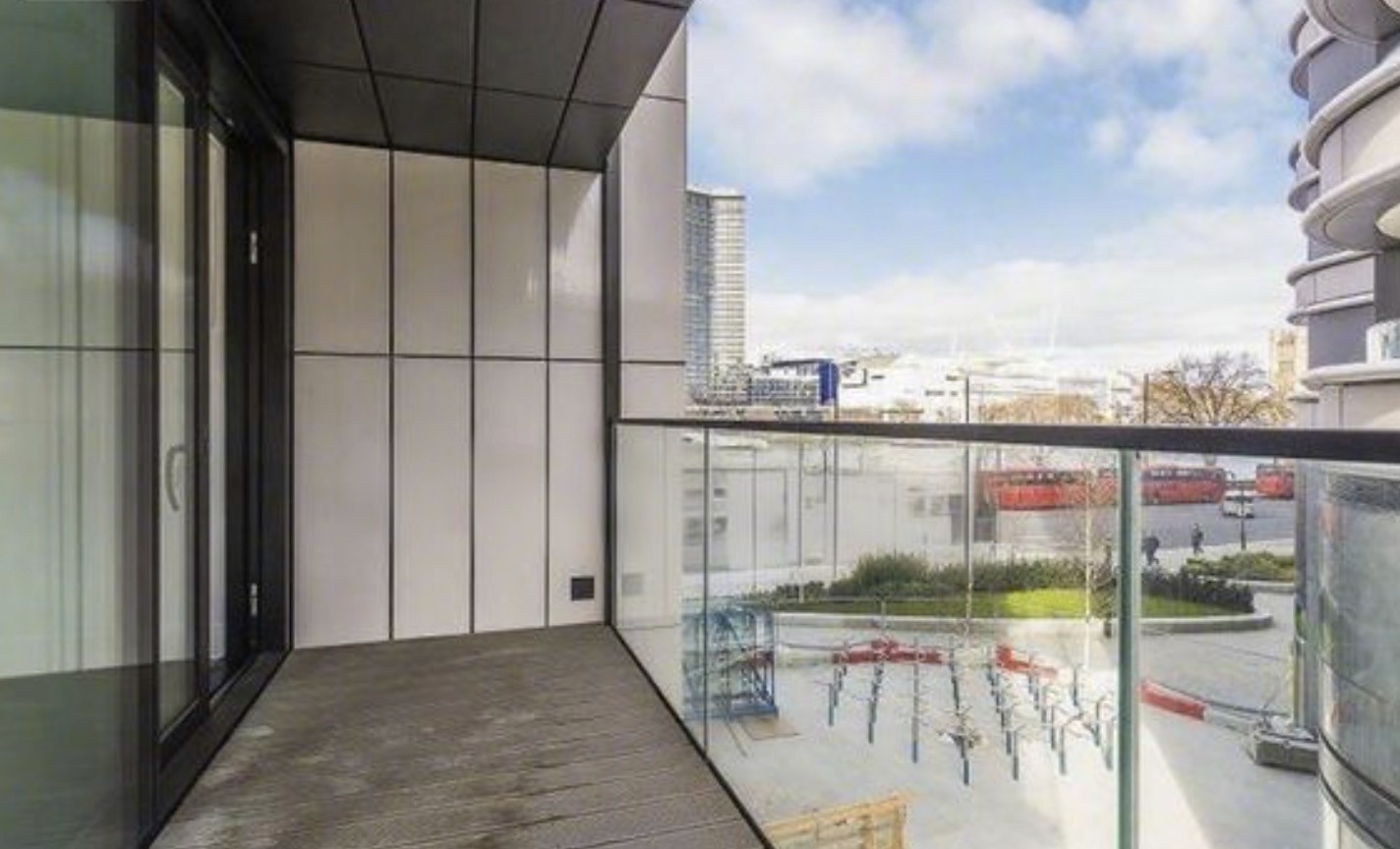 Vauxhall｜The Dumont｜1B1B