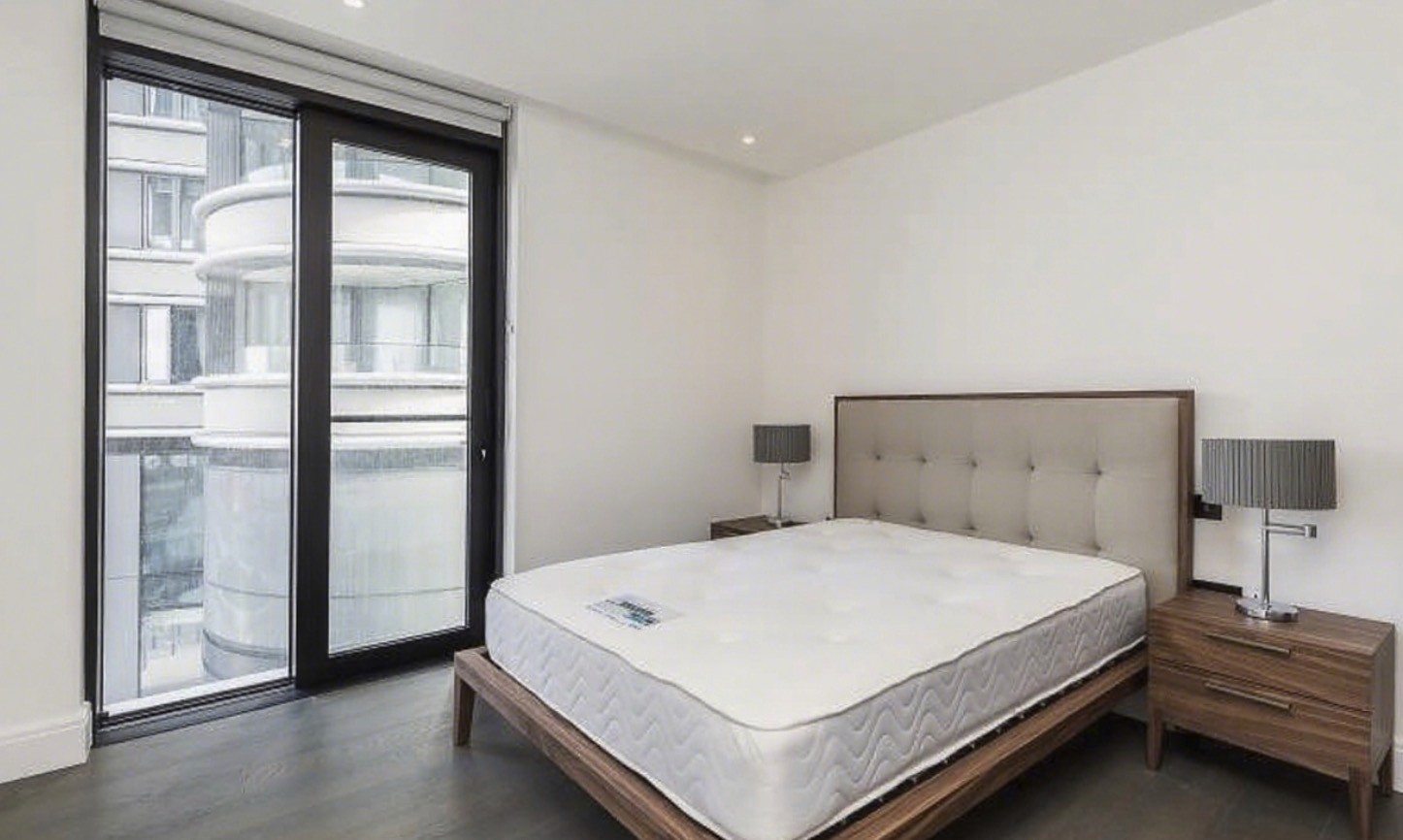 Vauxhall｜The Dumont｜1B1B