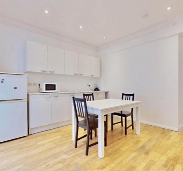 Ealing Broadway｜St. Marys Square｜studio