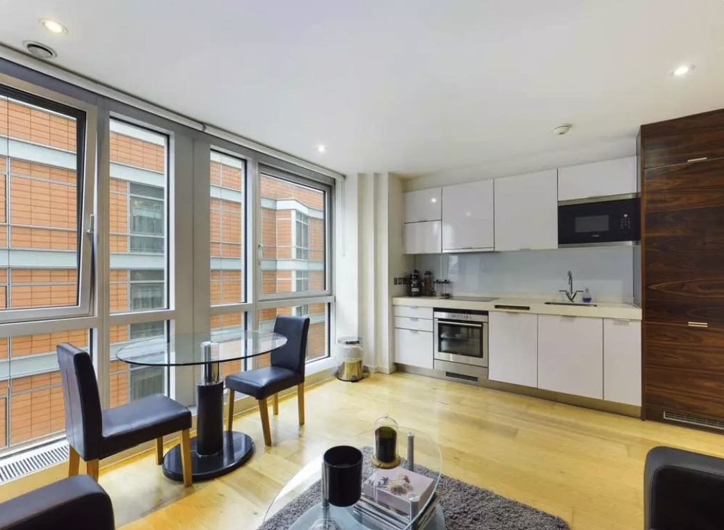 Canary wharf｜Fairmont Avenue｜1B1B