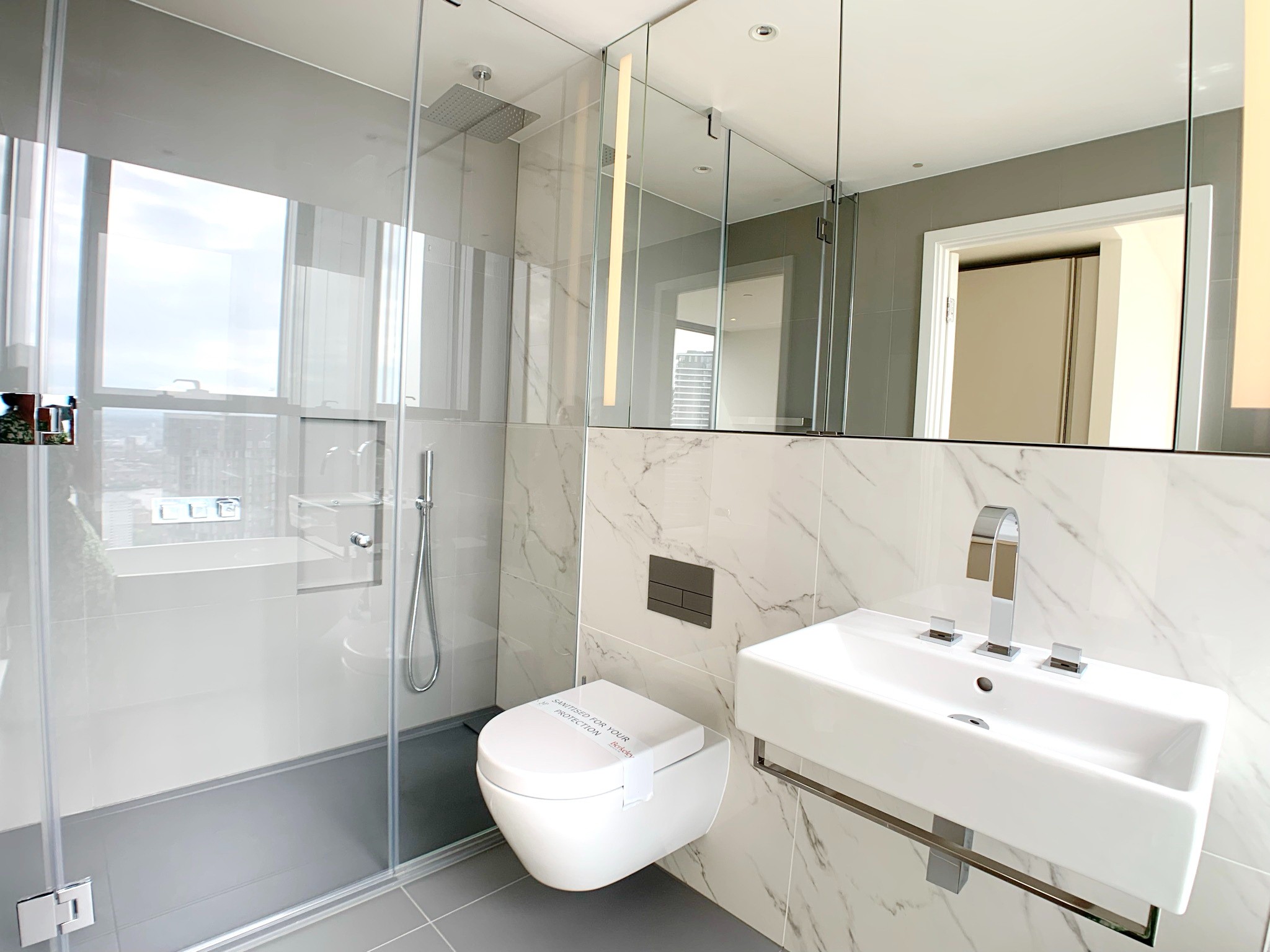 Canary wharf｜Hampton Tower 4405｜2B2B