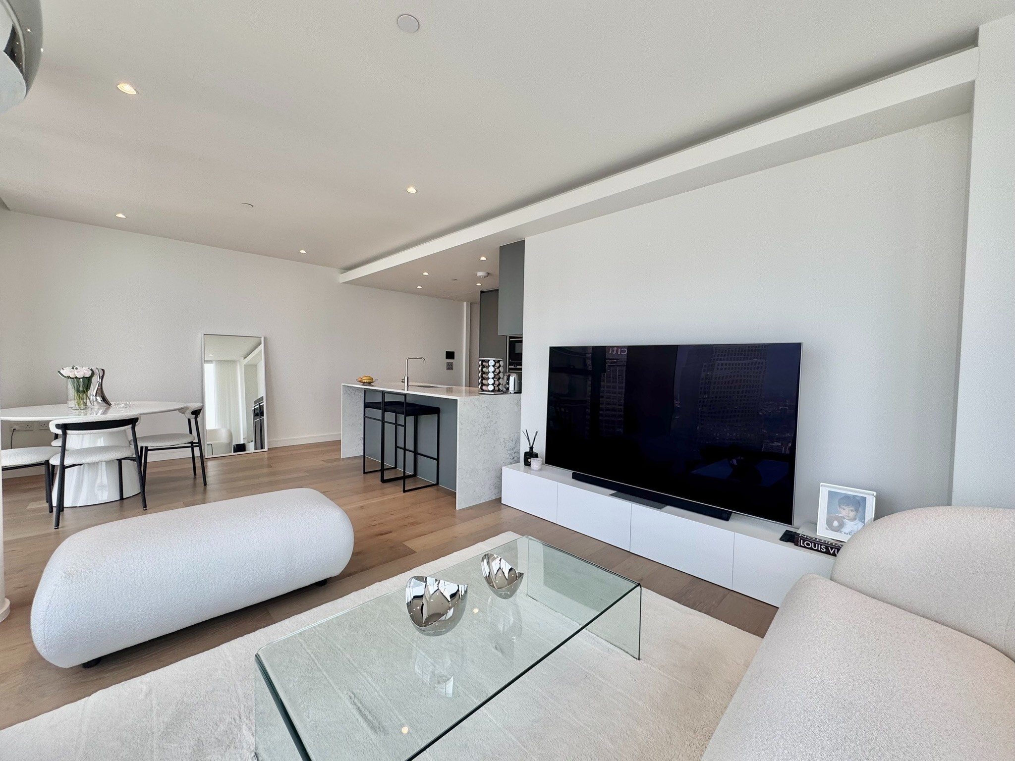 Canary wharf｜Hampton tower 5404｜2B2B