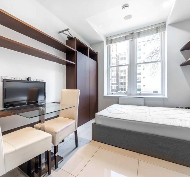 Russell Square｜Albany House｜Studio