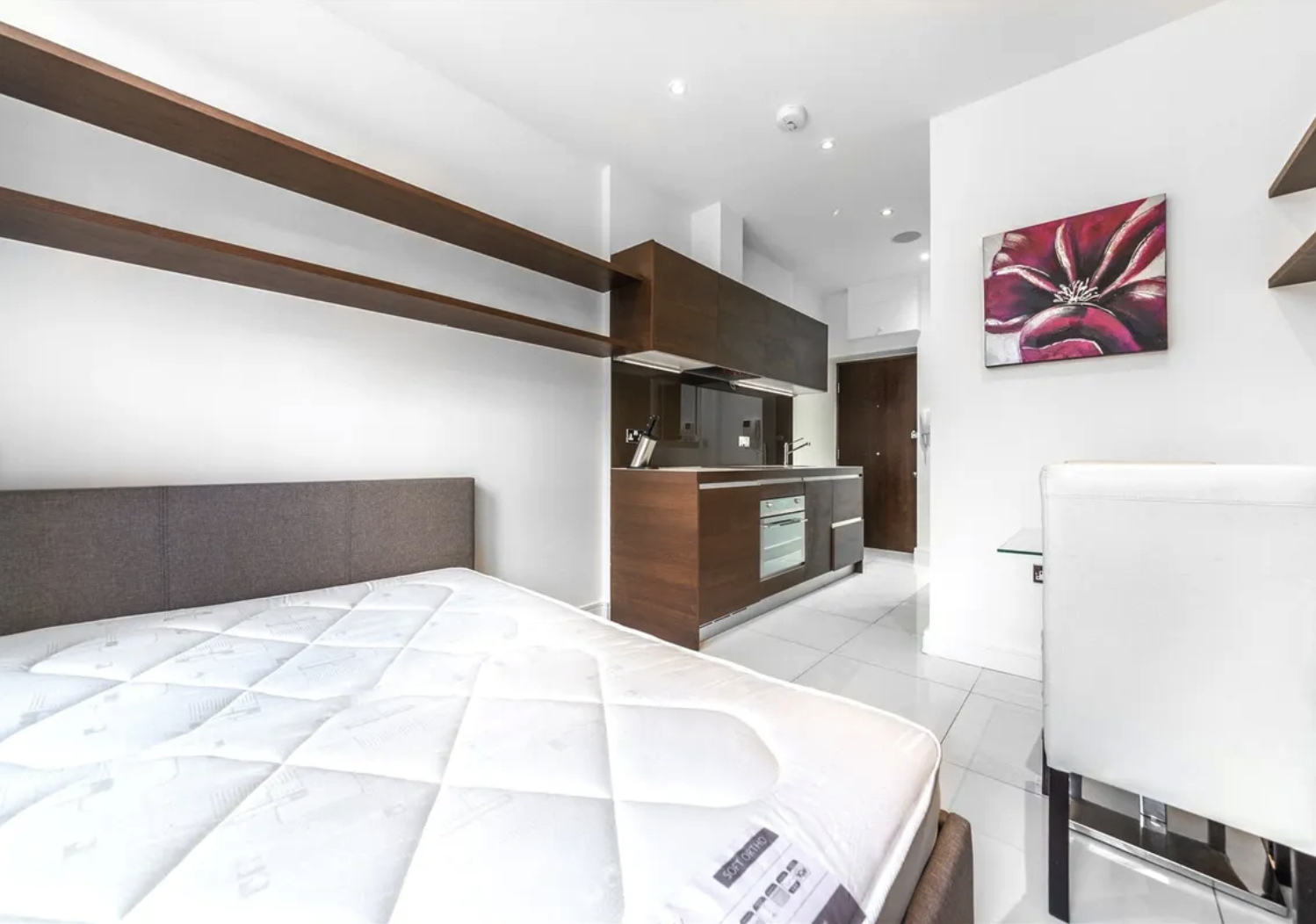 Russell Square｜Albany House｜Studio