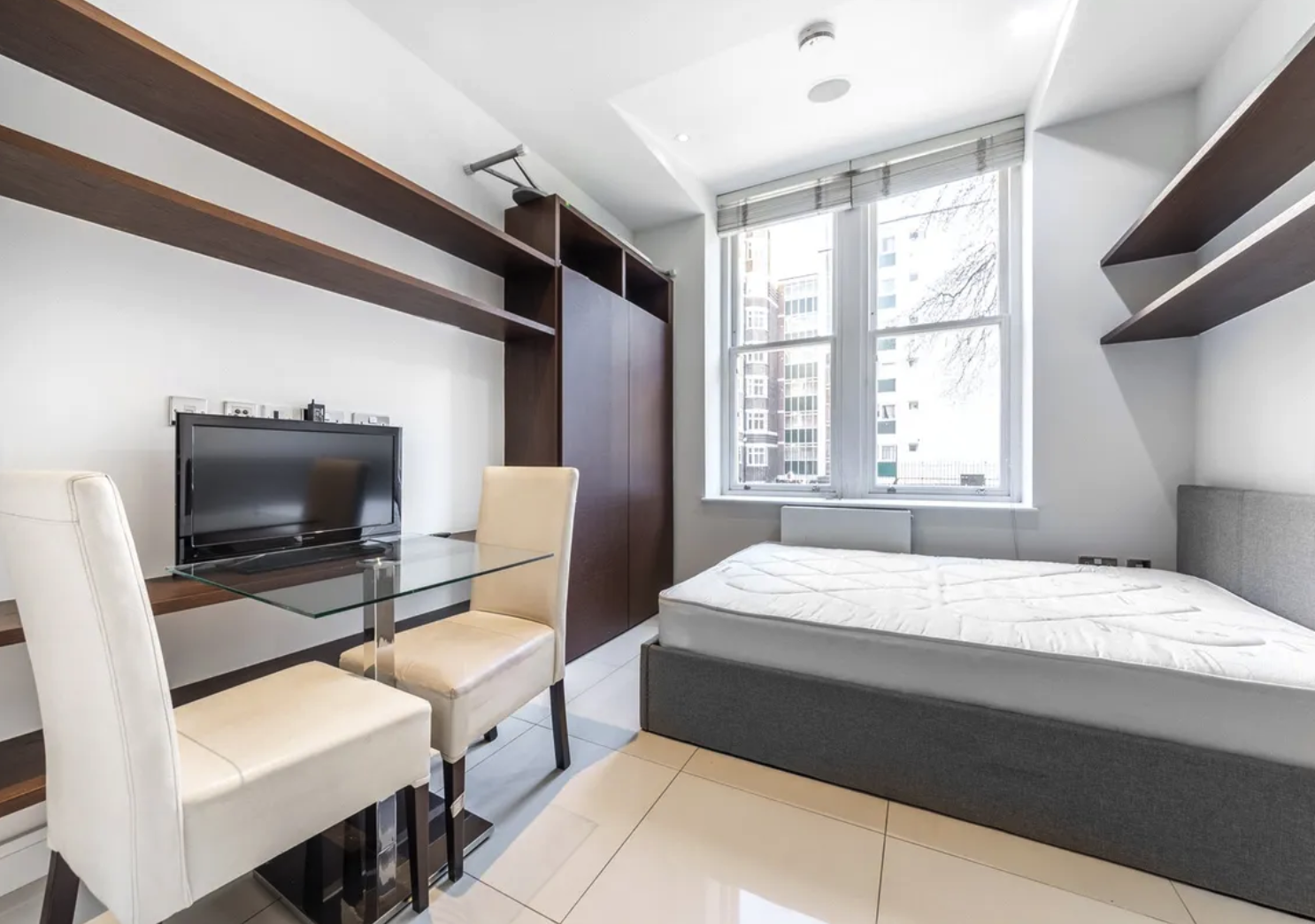Russell Square｜Albany House｜Studio