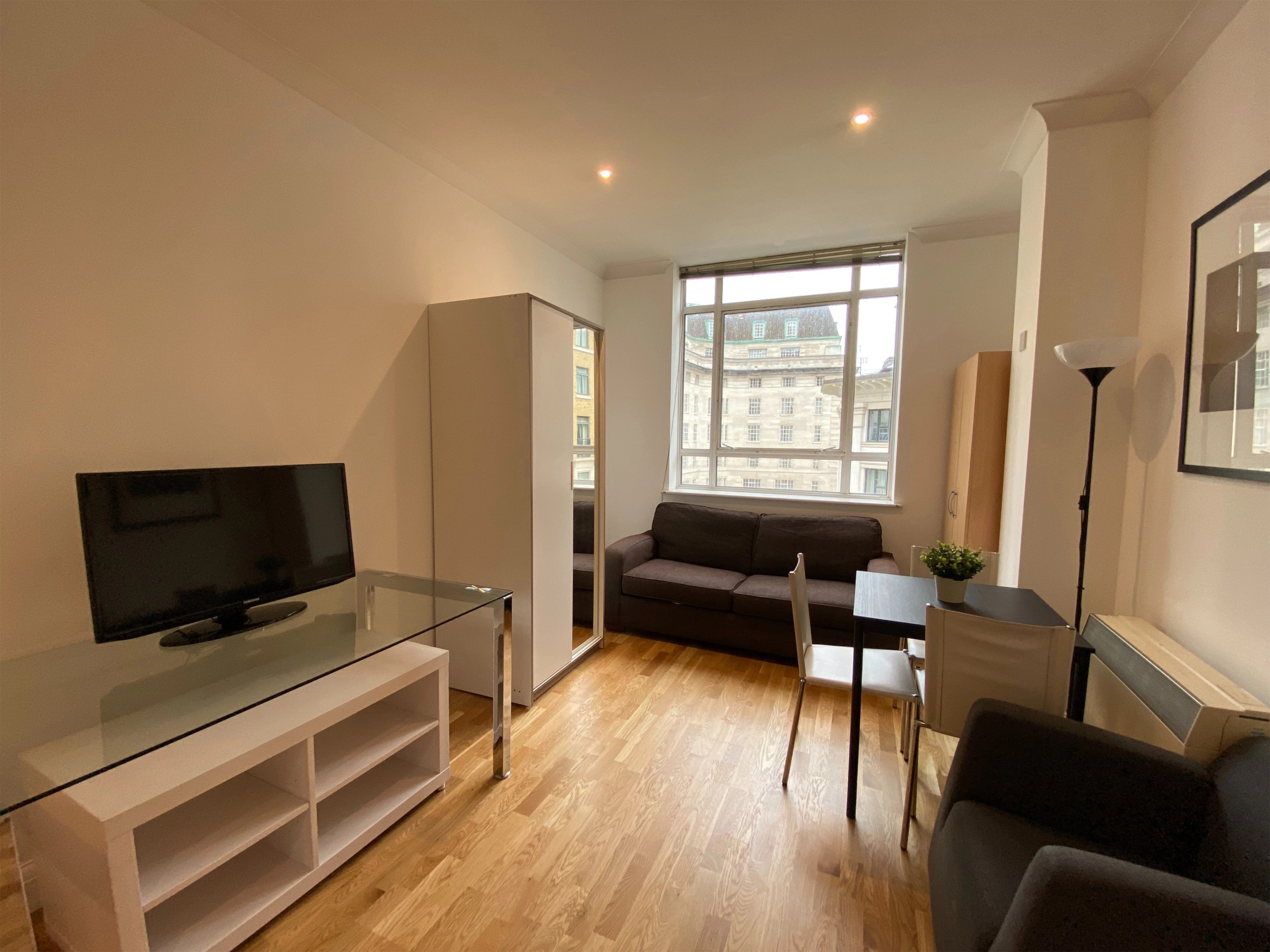 Waterloo｜County Hall 43NB｜3B2B