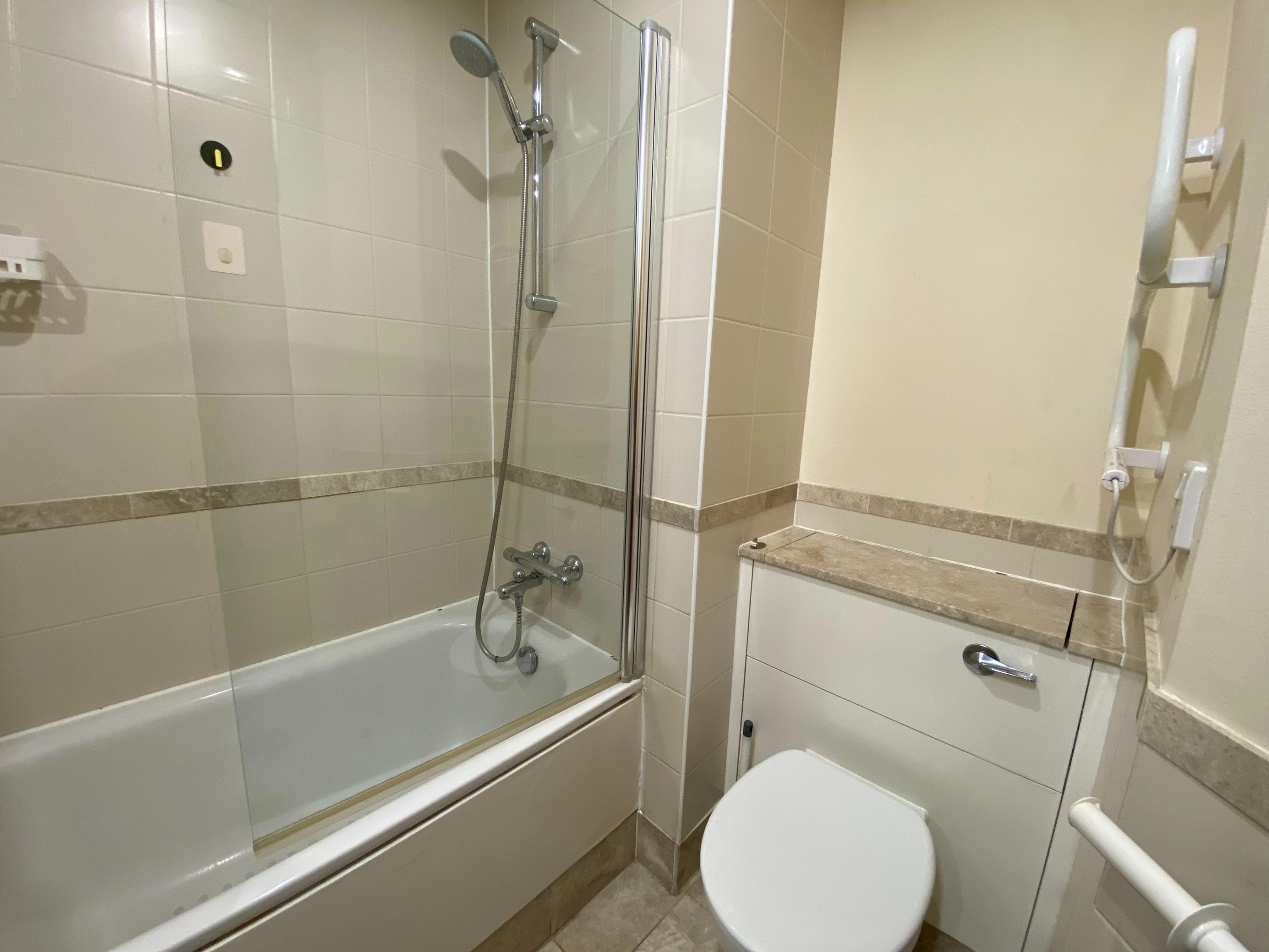 Waterloo｜County Hall 409WB｜2B1B