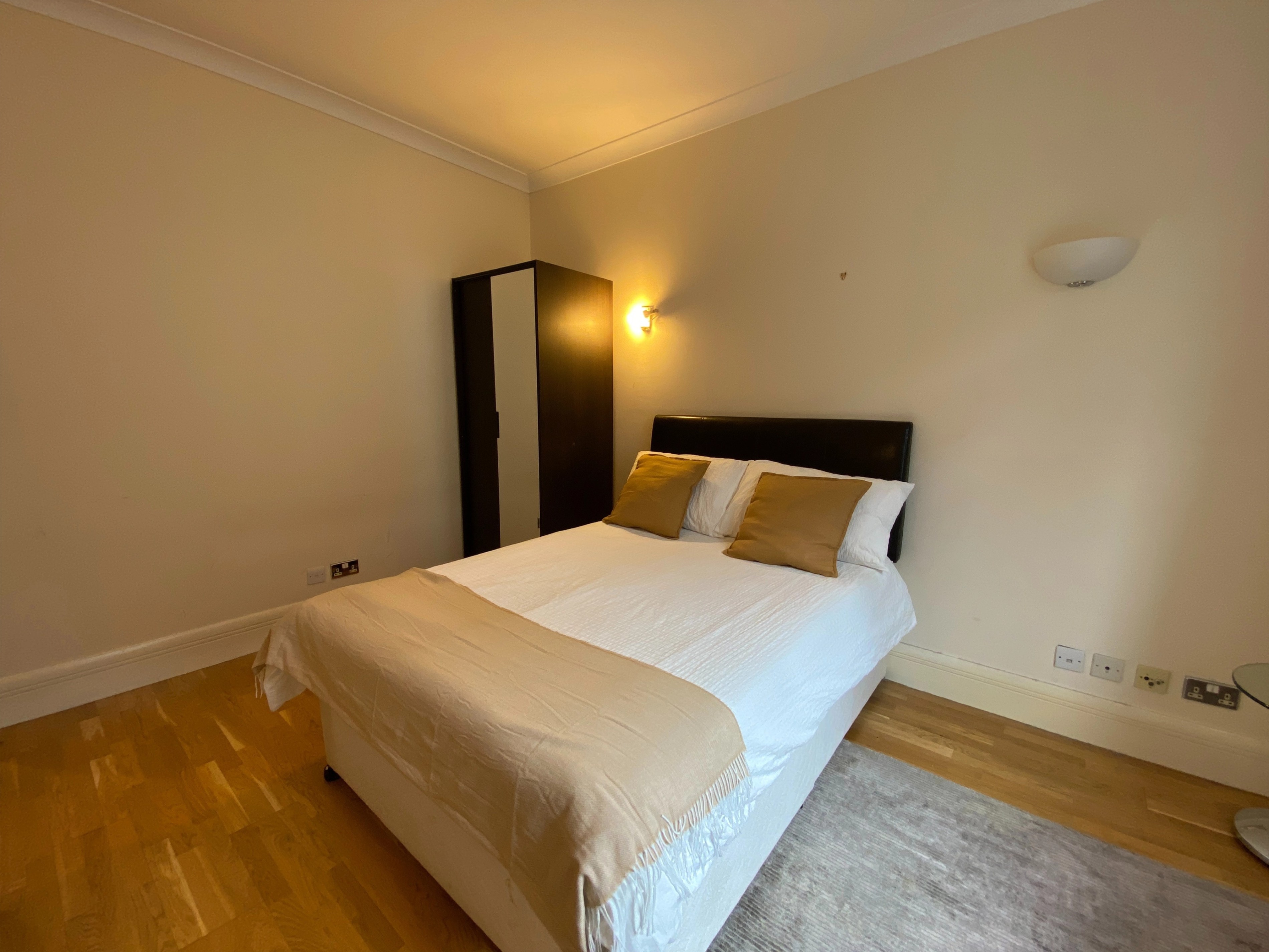 Waterloo｜County Hall 409WB｜2B1B