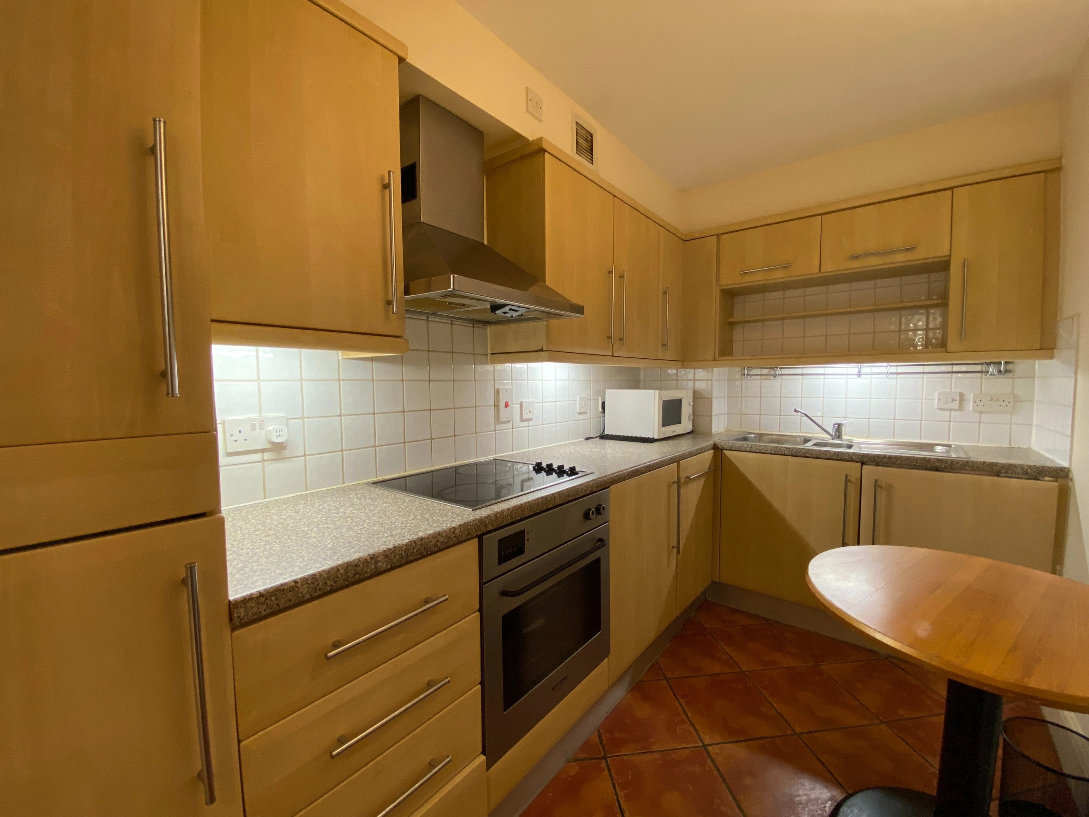 Waterloo｜County Hall 205NB｜3B2B