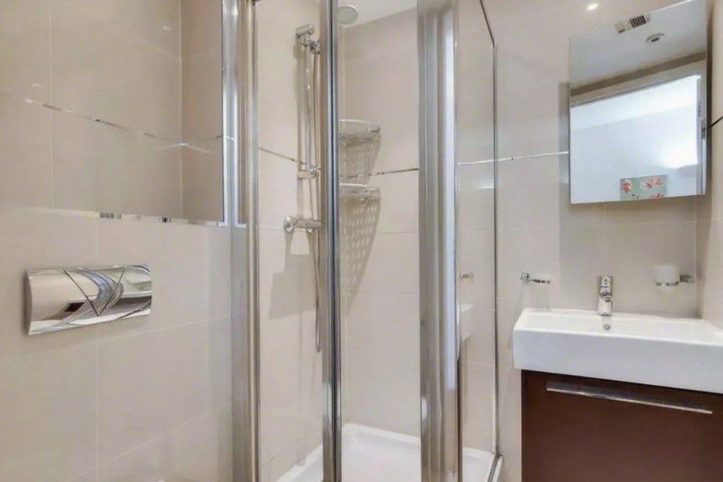 Euston｜Drummond Street｜2B2B