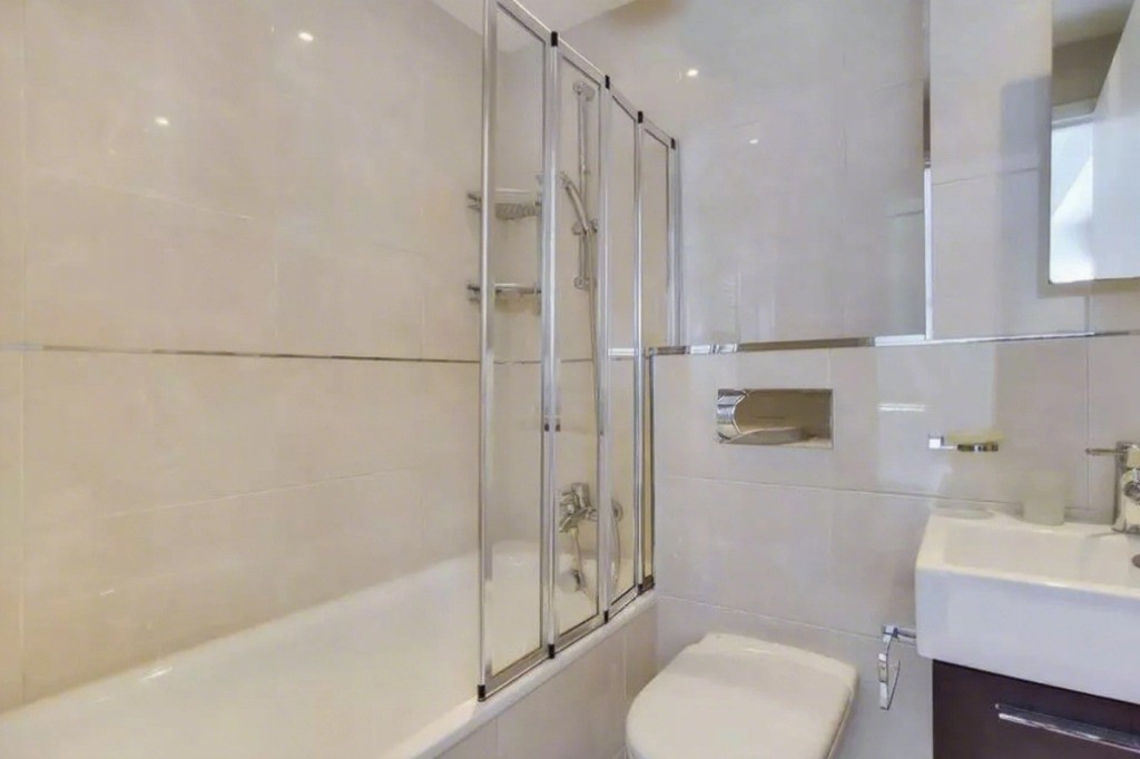 Euston｜Drummond Street｜2B2B