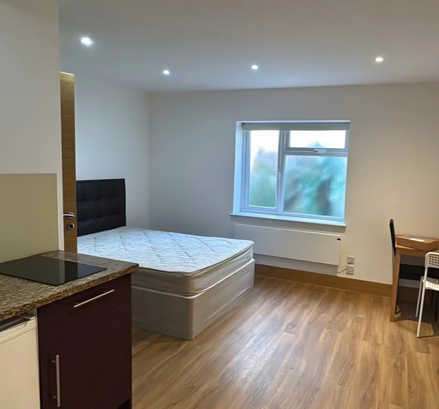 Hendon Central 丨Sunny Place丨Studio