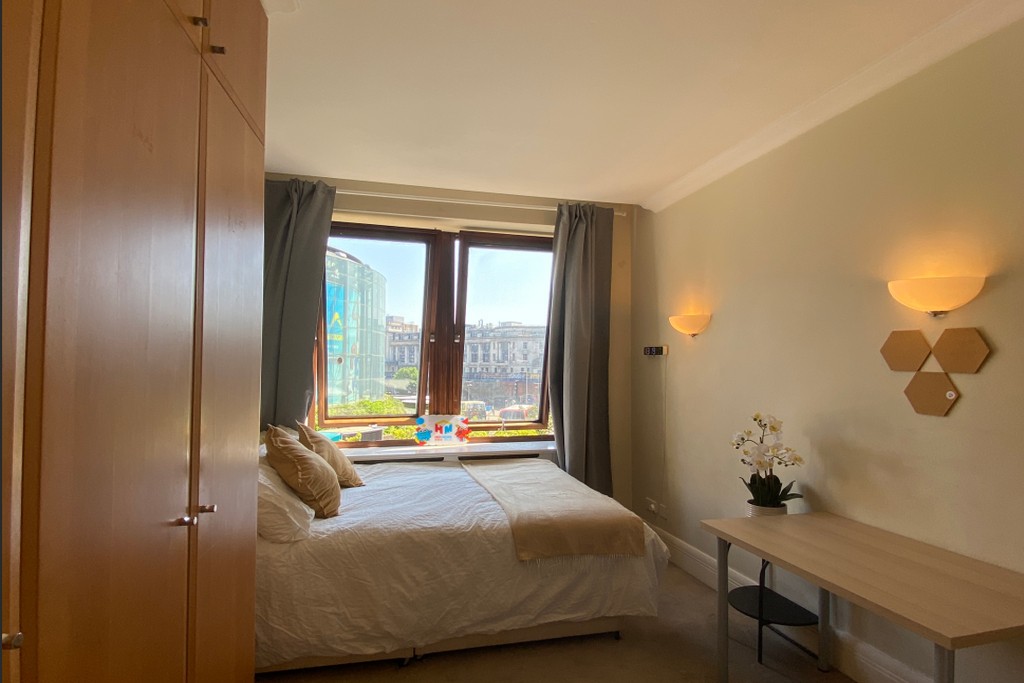 Waterloo｜White House Apartments 301WH｜3B2B 