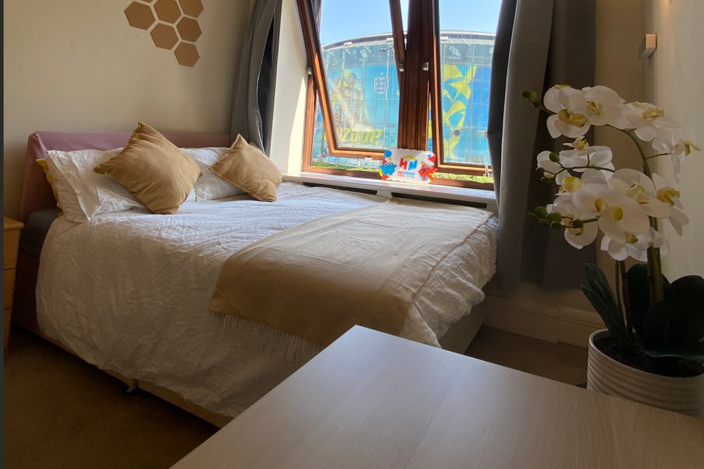 Waterloo｜White House Apartments 301WH｜3B2B 