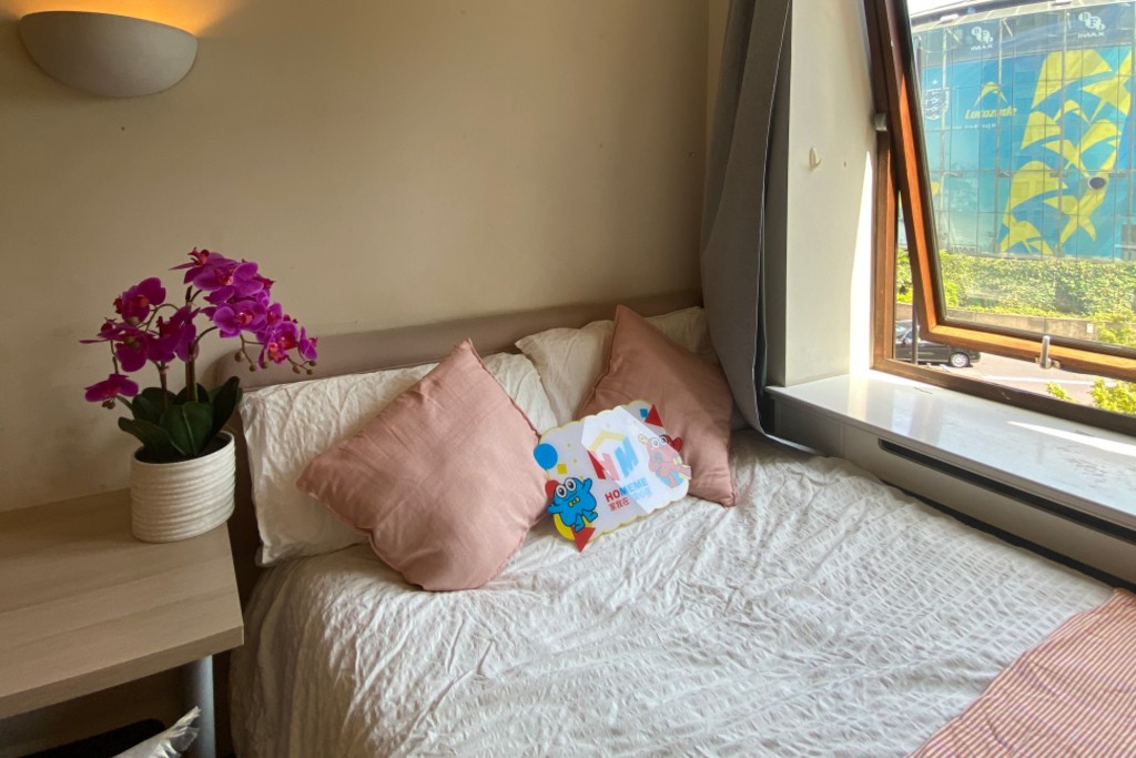 Waterloo｜White House Apartments 301WH｜3B2B 