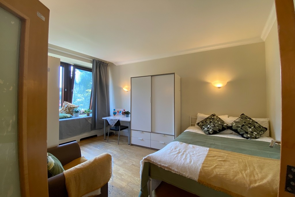 Waterloo｜White House Apartments 301WH｜3B2B 