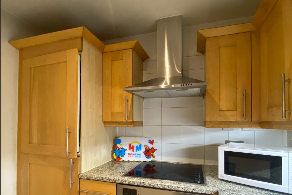 Waterloo｜White House Apartments 301WH｜3B2B 