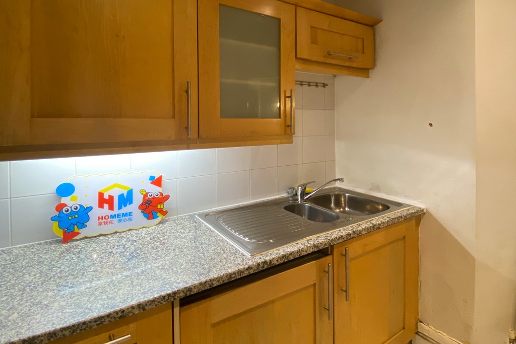 Waterloo｜White House Apartments 301WH｜3B2B 