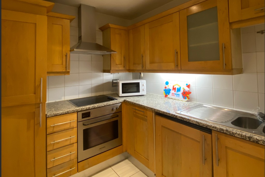 Waterloo｜White House Apartments 301WH｜3B2B 
