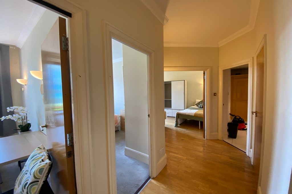 Waterloo｜White House Apartments 301WH｜3B2B 