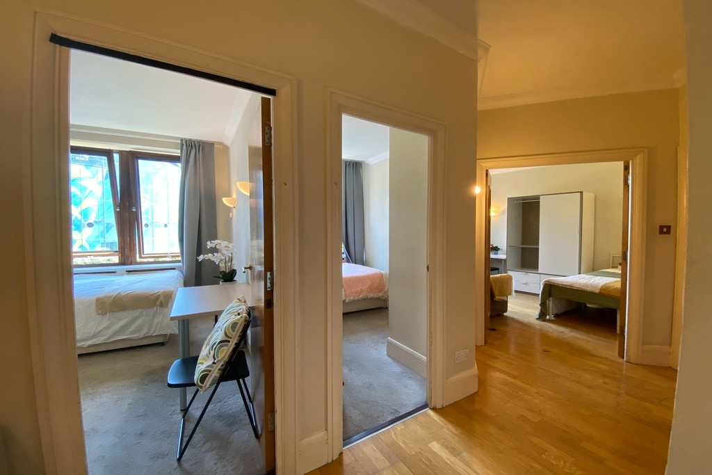 Waterloo｜White House Apartments 301WH｜3B2B 