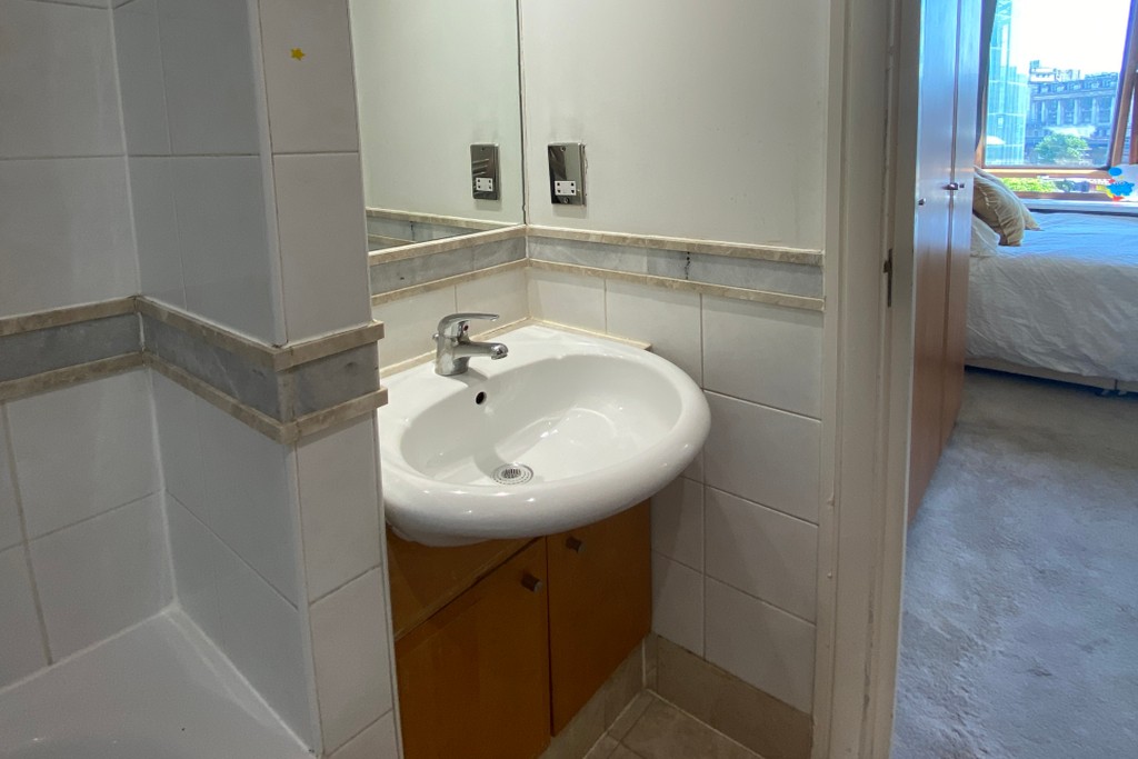 Waterloo｜White House Apartments 301WH｜3B2B 