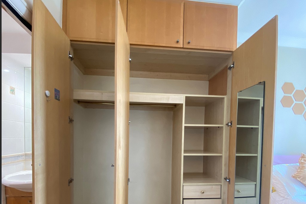 Waterloo｜White House Apartments 301WH｜3B2B 