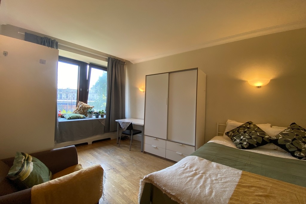 Waterloo｜White House Apartments 301WH｜3B2B 