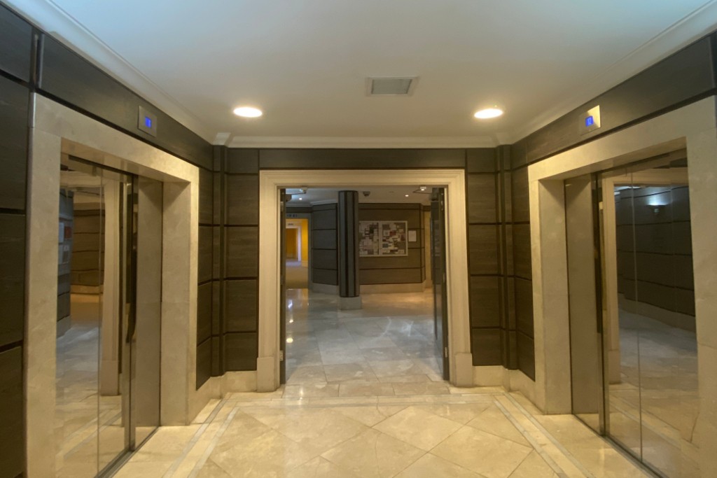 Waterloo｜White House Apartments 301WH｜3B2B 